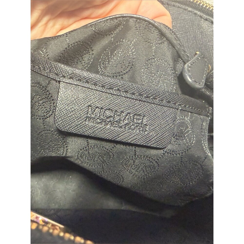 Michael Kors 2-way black bag. - Picture 6 of 16
